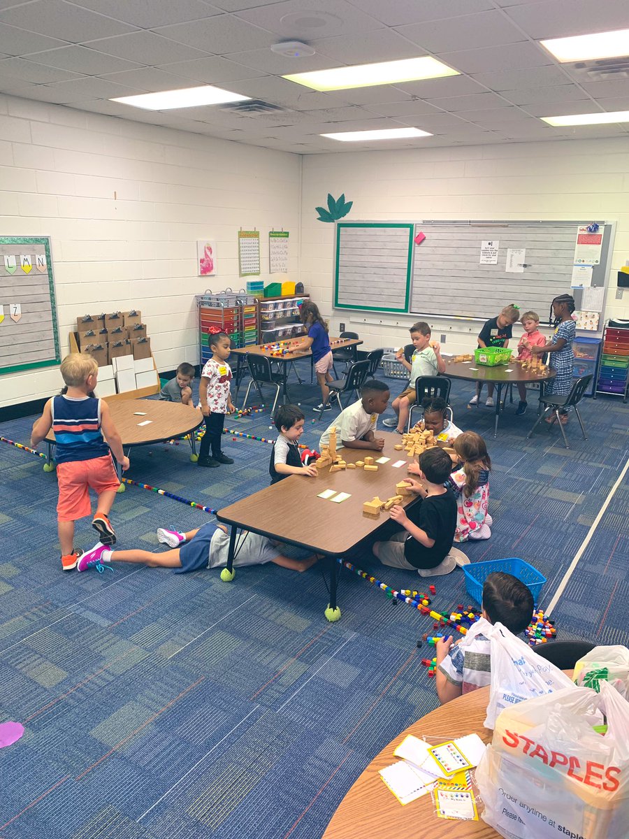 GboutShack's tweet photo. It might look like chaos.. but I saw collaboration, problem solving, counting, measuring, friendships forming, and so much more! This is going to be a fun group! 🤩🤗#firstdayofschool #Kindergarten https://t.co/iej8MWDzMe