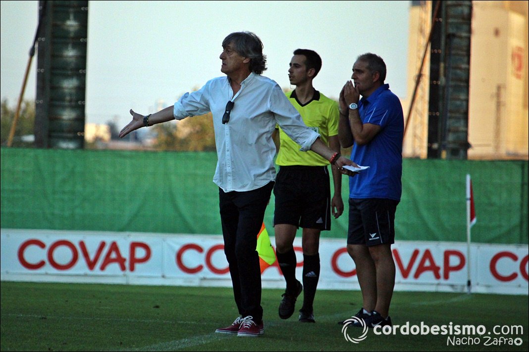 CordobesismoCom's tweet photo. NOTICIA | Enrique Martín: "He visualizado un domingo cualquiera con el campo lleno, es mi máxima ilusión" | https://t.co/97ORx2EI5X | #CCFRayo #SegundaB #GrupoIV https://t.co/3u4WolQgHo