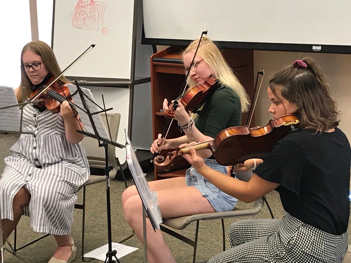 Batavia_Orch's tweet photo. Props to these 3 awesome girls for playing today for the Batavia Knitters’ Guild! https://t.co/7XHyHBDIff