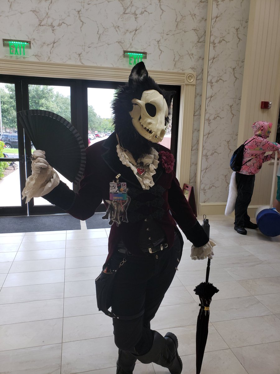 geoson16's tweet photo. @MegaplexCon having a great time here at Megaplex #Megaplex2019 #funinthesun #pooltime #wetfurs #magiciseverything https://t.co/P5fAz5qZl4