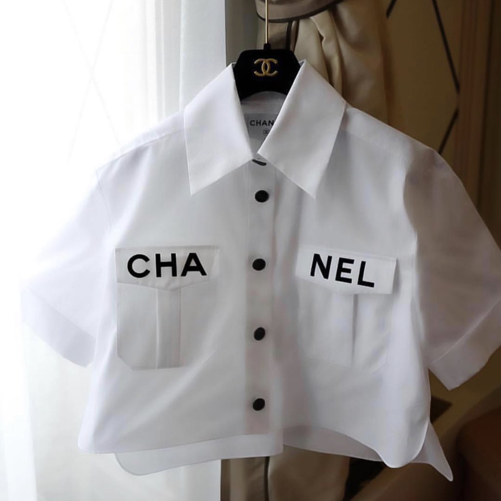 badestoutfit's tweet photo. chanel blouse https://t.co/ktY6pSwe8j