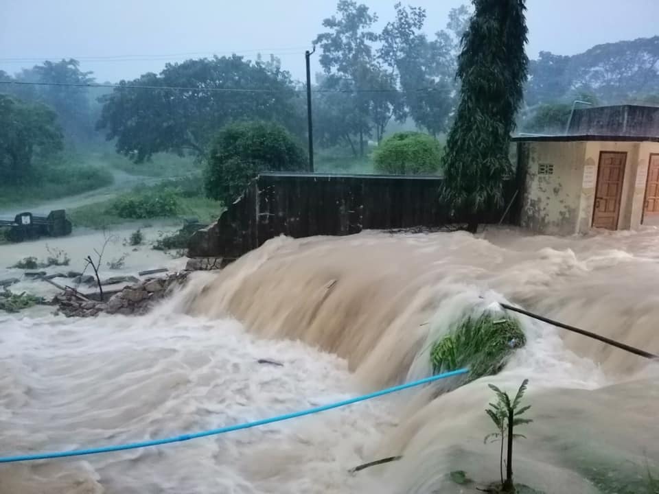 jay_3095's tweet photo. Please retweet !!
There is a huge massive Flood in Yay and Mon state in Myanmar.We need emergency rescue from international and local as fast as we can.There were over 150 deaths and more than 2000 lost.
#SaveMyanmar #SaveMonState #saveMon
#PrayforMonState https://t.co/lJhijeuxD8