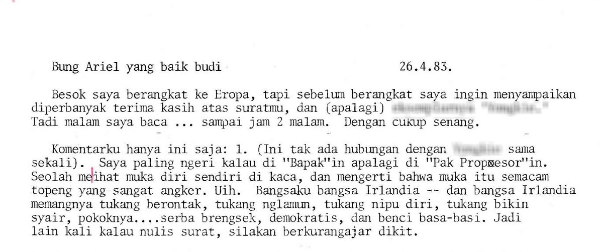 ariel_heryanto's tweet photo. Awal 1983 sebagai anak muda imut2 dari Jawa yang baru melepas status ABG, saya jumpa Ben Anderson pertama kali. 

Pertemuan disambung surat-menyurat. Ini cuplikan dari balasan pertama dia yang ogah dipanggil Pak atau Prof. Kami ngobrol soal Tionghoa Indonesia. 

RIP, Bung Ben! https://t.co/LZ0yNPN3k2