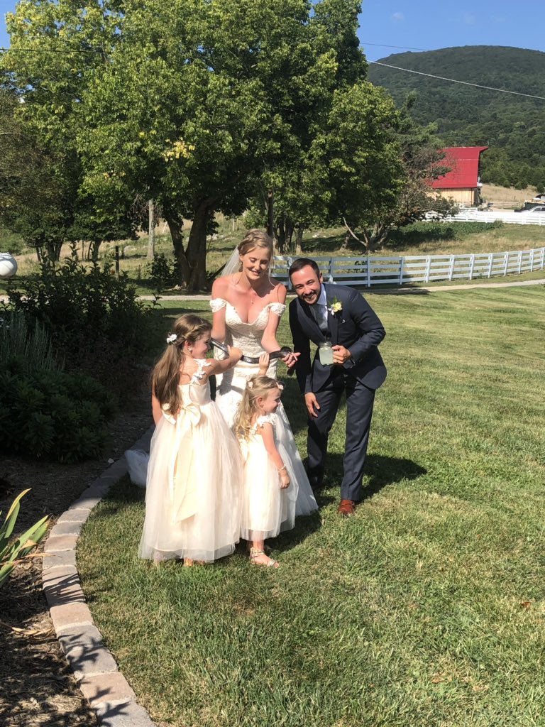 ToadallyPriya's tweet photo. Posting the bride pics of #BAWIS @sdbailey15 again because I canβt tell if they went through
The ultimate in #DressHerping https://t.co/4S84CRxZjA