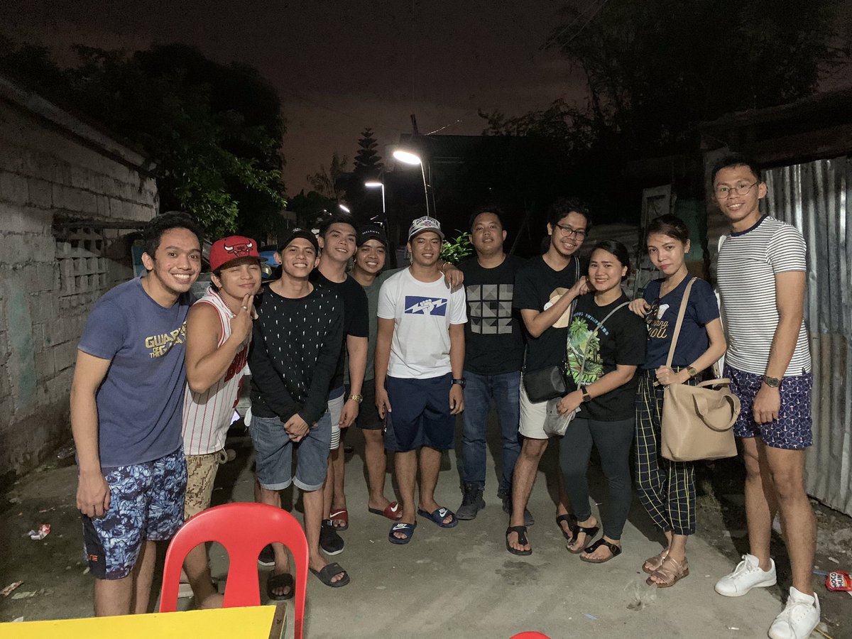 mykooooool's tweet photo. Hindi na namin namalayan, madaling araw na pala? Magkikita pa tayo sa 25th, another kalkalan nanaman ng past #HSDays #HSClassmates 💐💯❤ https://t.co/jpBpnLHCWC