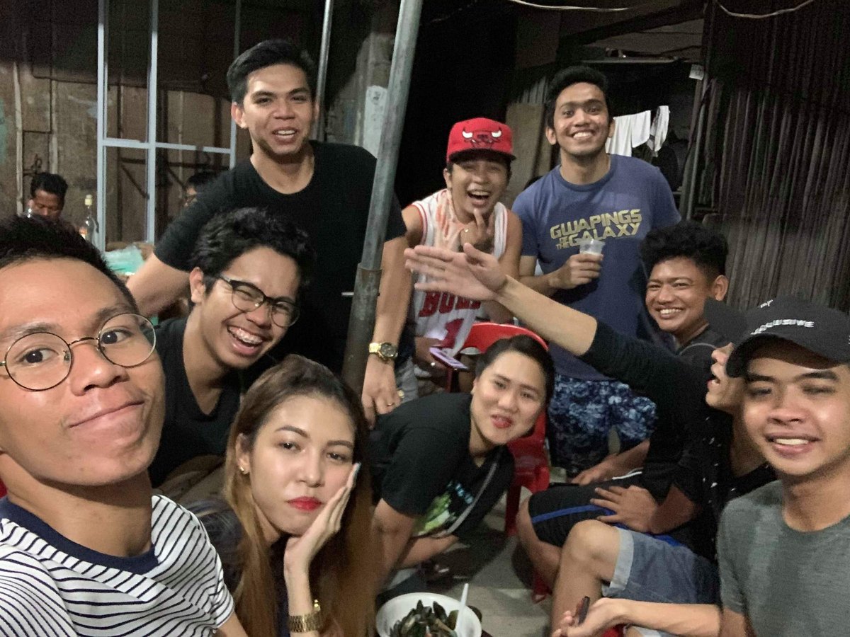 mykooooool's tweet photo. Hindi na namin namalayan, madaling araw na pala? Magkikita pa tayo sa 25th, another kalkalan nanaman ng past #HSDays #HSClassmates 💐💯❤ https://t.co/jpBpnLHCWC