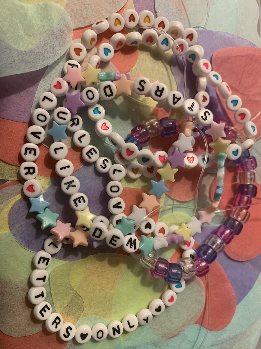 mariguz21's tweet photo. So @greerrynax posted about an amazing idea to make some #LoverBracelets to trade at shows and I love that idea! If you guys have any cool one liners please comment. I’m thinking about giving away some of these also so if you’re interested let me know 💗💗💗💗💗💗💗 https://t.co/CGduwmeYbm
