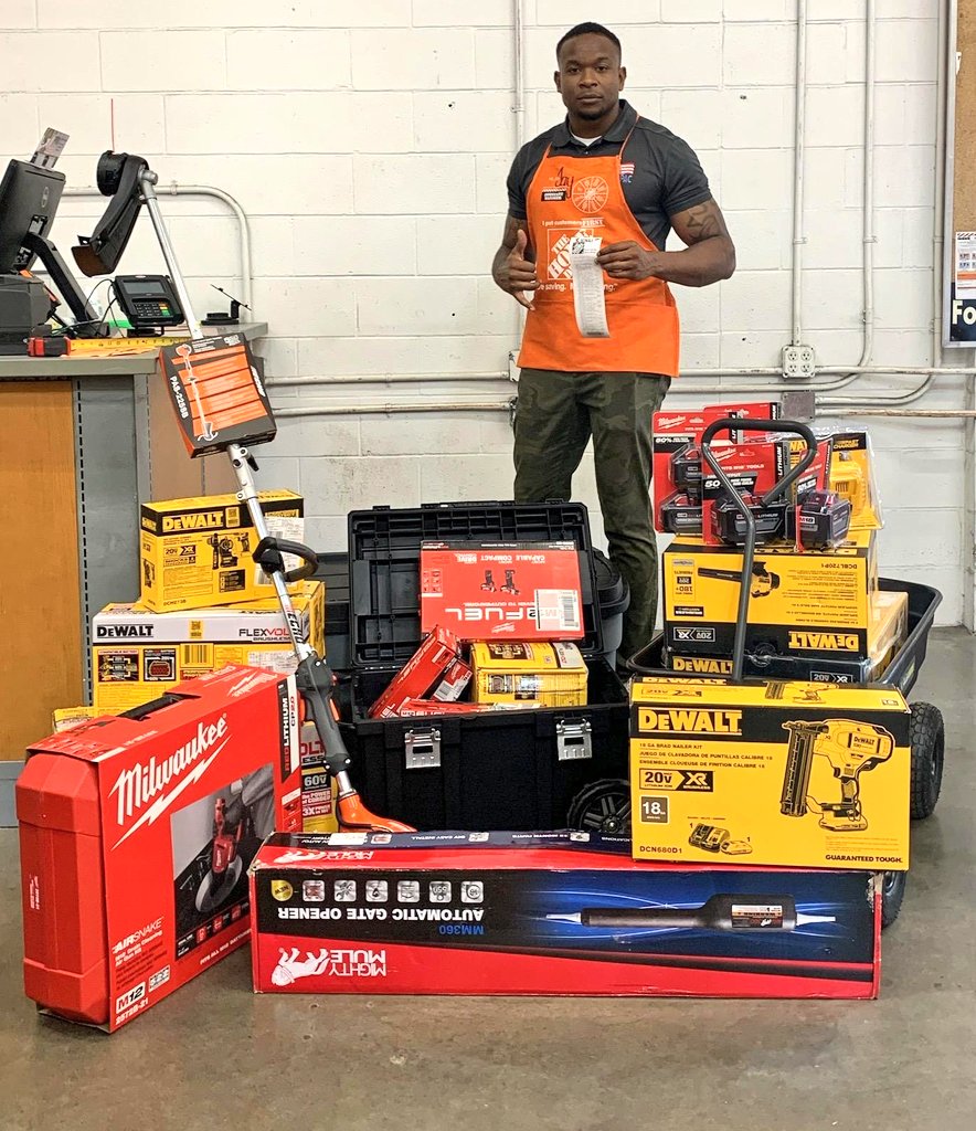 jonason_hawkins's tweet photo. That's a $8100.00 Theft Recovery! Awareness is key to Shrink Mitigation. Definitely my largest recovery thus far. #onceAPalwaysAP #ShrinkMitigation #1701Honolulu @corydietz1701 @Kareyortizjr @LKRTHD @Joanou_Robert @chiemikuuipo https://t.co/BZyN70Mjc0