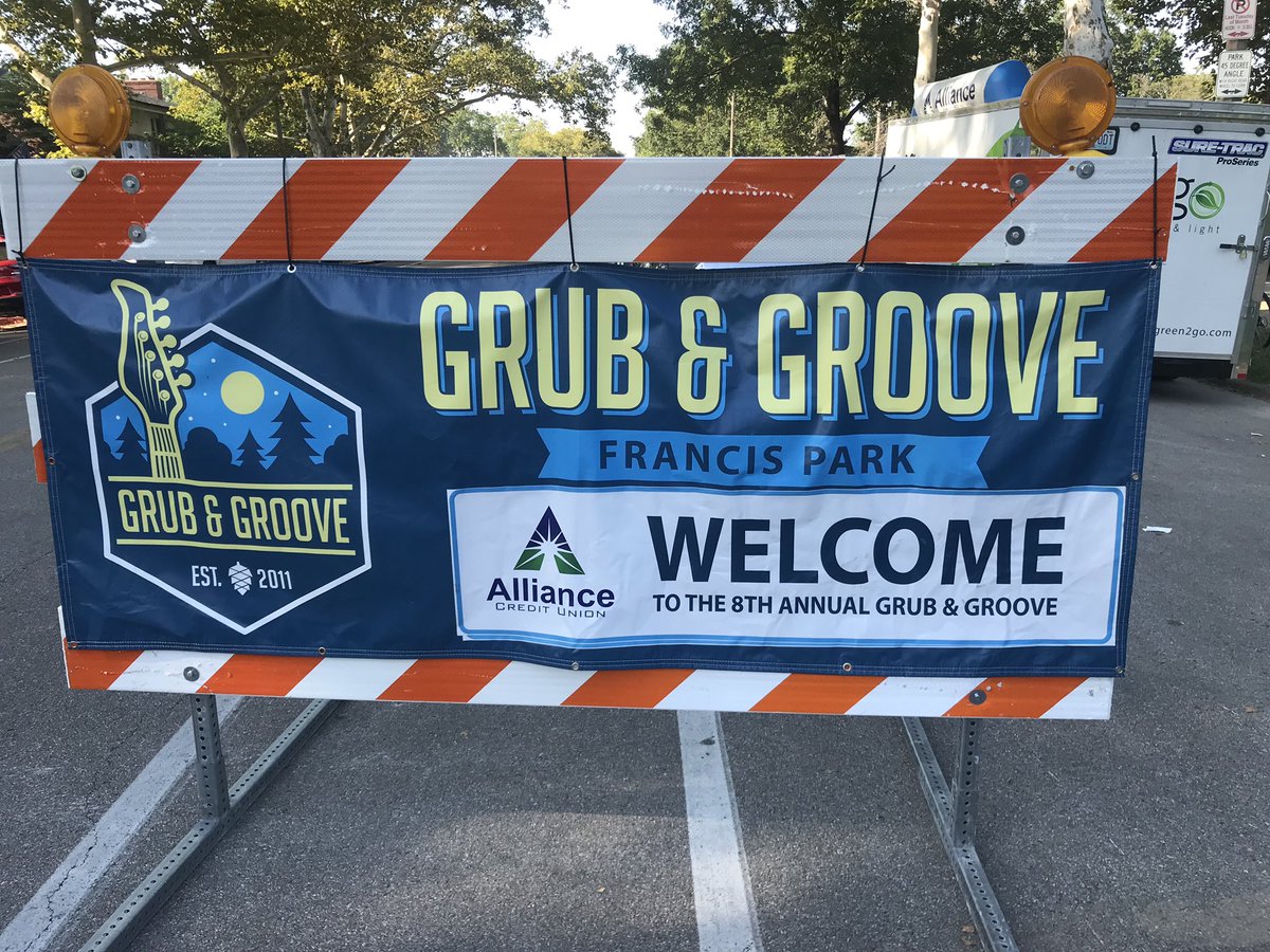 LydaKrewson's tweet photo. You’ve still got time to get to @grubandgroove festival at @FrancisPark in @stlhills - goes til 10. 

Fireworks too. 

Shout out to producer @TheMurphe @oldenburgstl  @stlDonnaB - Food, family, friends, music, &amp; lots of fun! 

Thx Alliance Credit Union sponsor https://t.co/ReF3NMHnHi