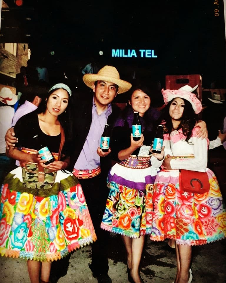 CervezaWayayo's tweet photo. Una de la fiestas mas tradicionales de nuestro maravilloso #ValledelMantaro el #Santiago y nada mejor que disfrutarla con tus #Wayayo favoritas....
#CervezaArtesanal #craftbeer #draftbeer #homebrewer #homebrewing #cerveja #vamospormas #cervezaperuana #peru https://t.co/lNGMgJTqgV