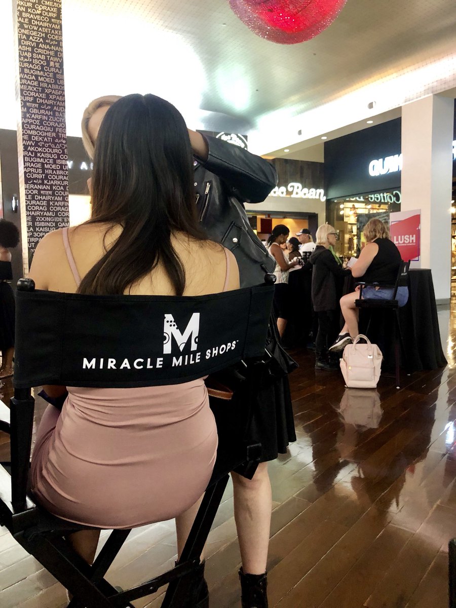 MiracleMileLV's tweet photo. We came, we saw, we contoured! โจ
Thank you to everyone who joined us today for #BeautyBash! Stay beautiful, Fashionators. https://t.co/0WCIAUYDyN