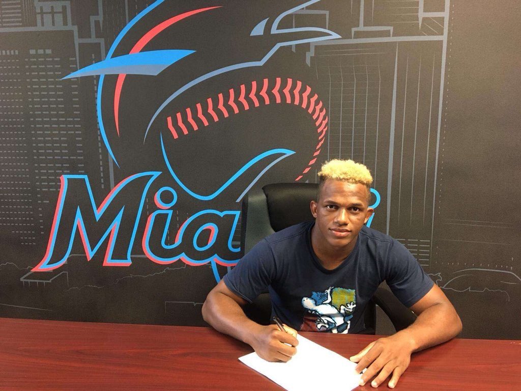 CrowderBasebal1's tweet photo. Congratulations to Freilin Cabrera on signing with the Marlins! #team54 #wR #968 https://t.co/x4qarqdFZy