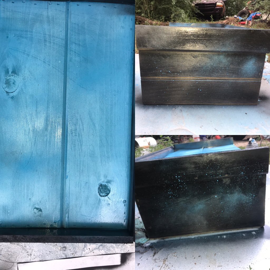 CountrySisters4's tweet photo. Husband built this. And I spray painted it.#many #talents #spray #paint I’m Ashley and I just wanted to share with y’all my first ever spray painted table comment on what’s think plz and thank u https://t.co/TJKKlaYNUO