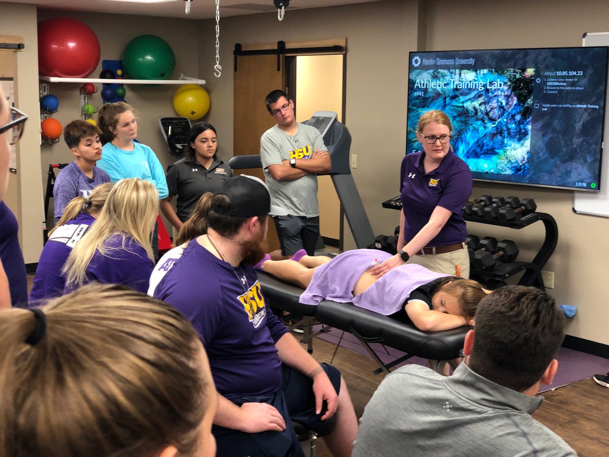 HSUATed's tweet photo. @HSUATed undergraduate students back @HSUTX for August workshop. #gettingbetter #BeGreAT! https://t.co/Goul6kmIYd