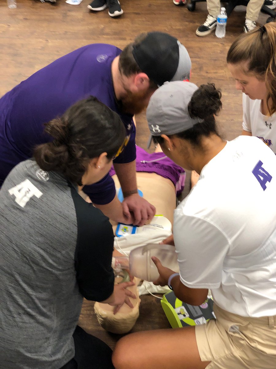 HSUATed's tweet photo. @HSUATed undergraduate students back @HSUTX for August workshop. #gettingbetter #BeGreAT! https://t.co/Goul6kmIYd