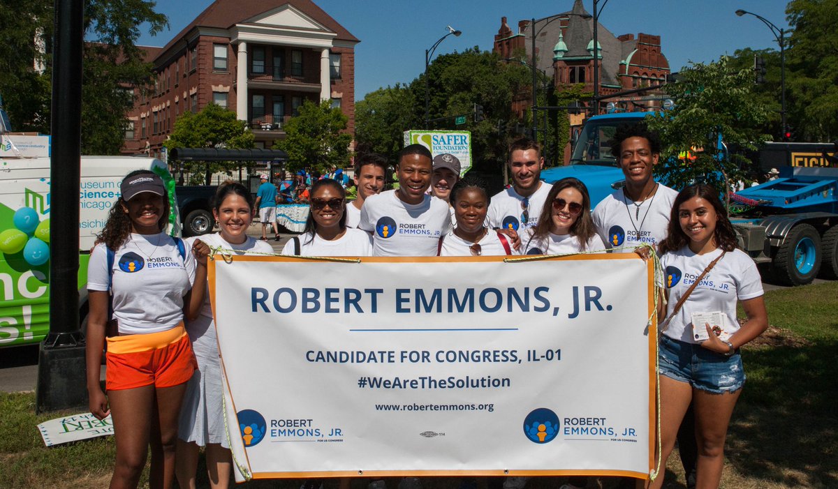r_emmonsJr's tweet photo. The energy at the Bud Billiken parade was incredible today! Happy back to school!
Here’s some clips from some of our supporters. #Bud90 #BudBilliken2019 #Budbillikenparade https://t.co/lc5NneNB6a