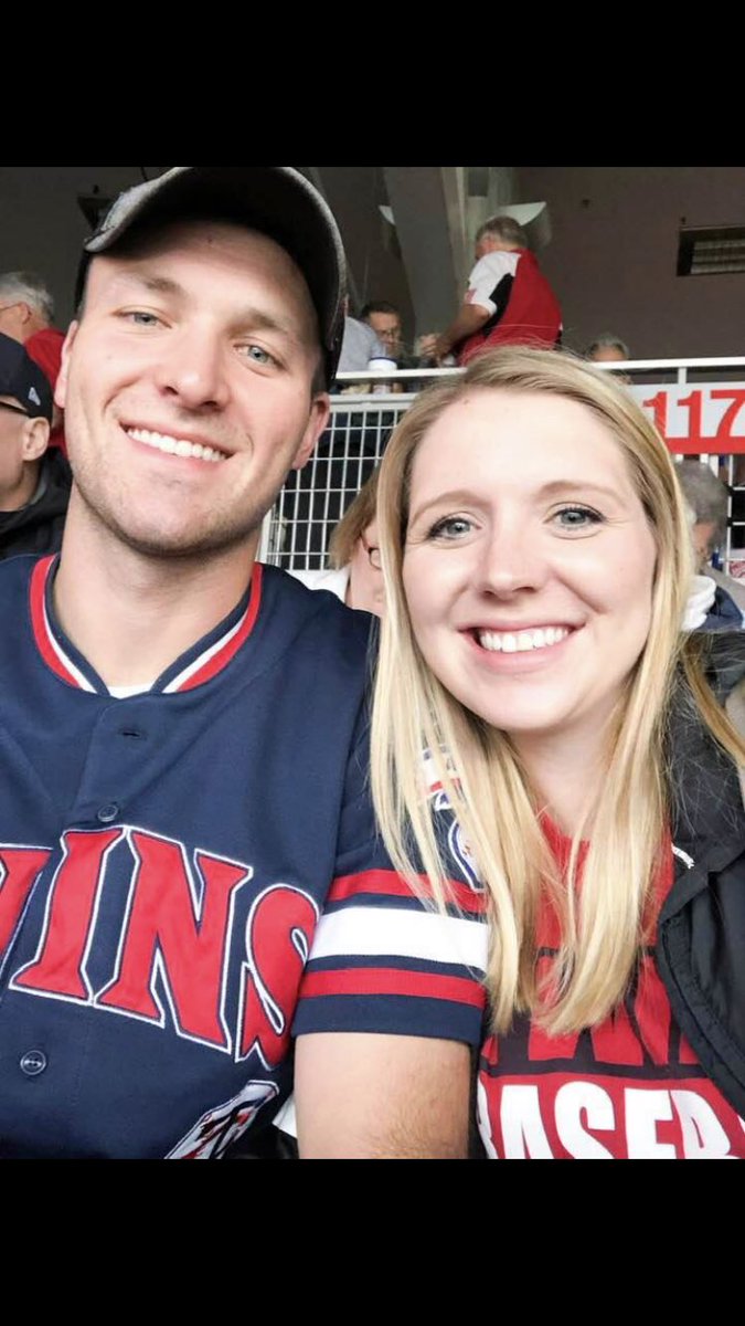 quinnysteffanie's tweet photo. #twinspics https://t.co/f4n2cbMwRk