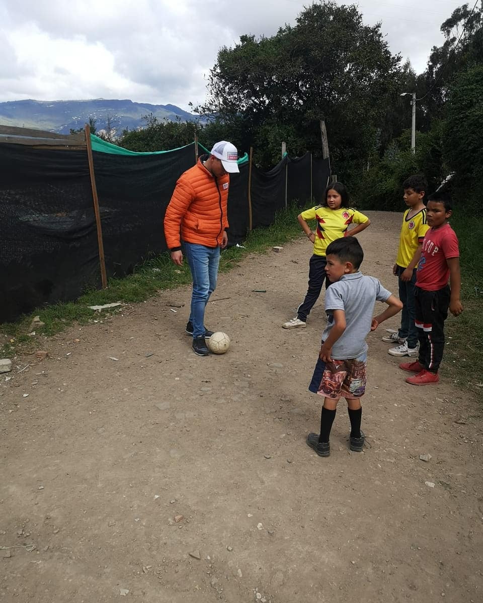 juanpa1105's tweet photo. El diálogo popular es fundamental para escuchar las necesidades de nuestra comunidad. Hoy recorrimos el sector de #PuebloNuevo en el resguardo indígena. Haremos un proyecto de mejoramiento de la vivienda rural, para brindar vivienda digna. #LaRenovaciónComienzaHoy https://t.co/97duMX3D5z