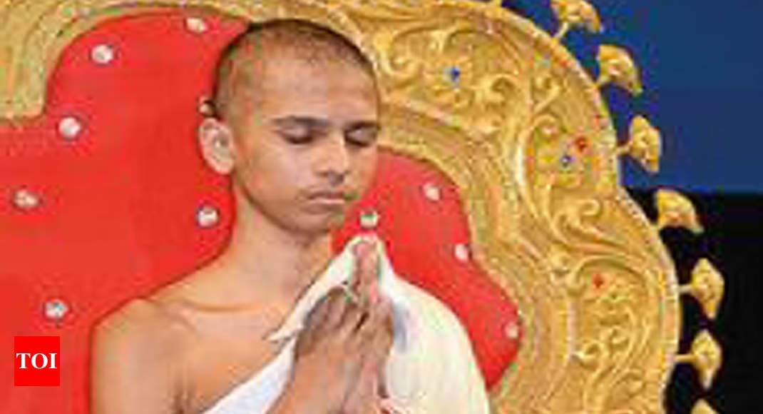 LetTalkVadodara's tweet photo. 23-year-old Jain monk from Vadodara to undertake memory marathon – in 5 languages!

#LetsTalkCity #jainCommunity #JainMonk #MemoryMarathon
#Baroda #Vadodara #Gujarat

Via https://t.co/fbUQOoSmom https://t.co/z6RCDIW6dK https://t.co/qWGJe8NqTw