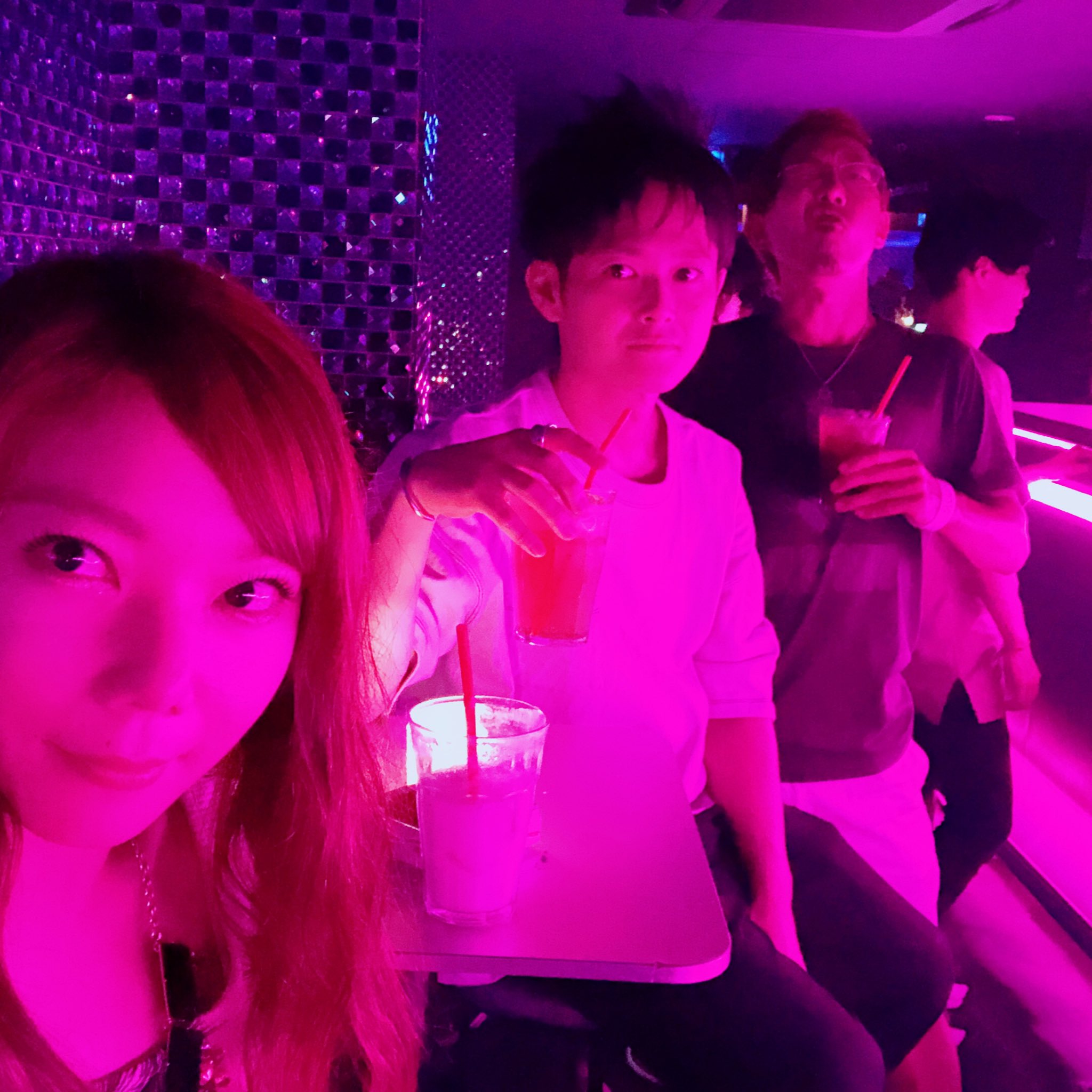 Attyu Sunkara 昨日はサンカラメンバーとクラブ 最前列突っ込めー クラブ Idカフェ Id 栄クラブ 名古屋クラブ 栄 名古屋 お盆休み 浜松 豊橋 磐田 豊川 湖西 静岡県 カラオケ カラオケ好きな人と繋がりたい ヒトカラ T Co