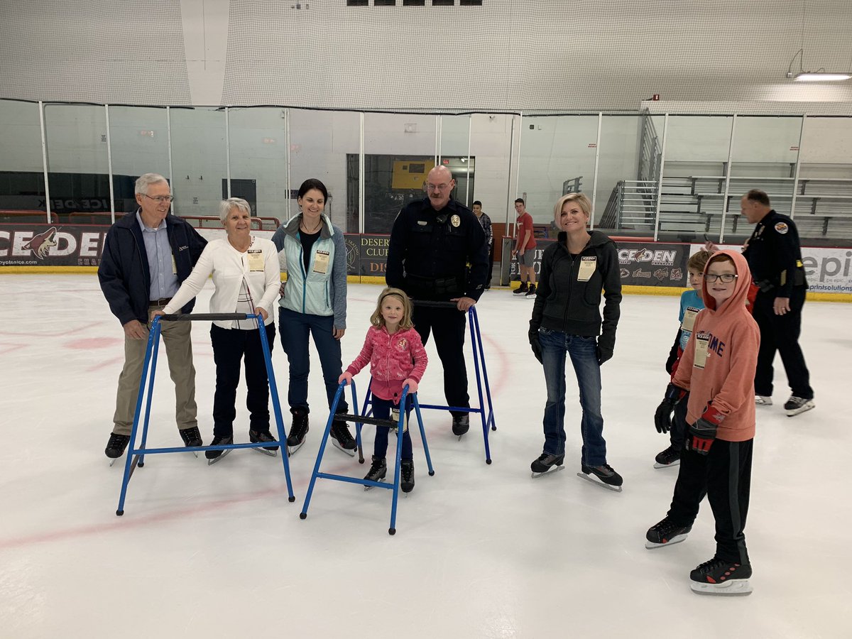 Chief_Duggan's tweet photo. A fantastic turnout and tons of fun at this afternoon’s #SkateWithaCop Thank you #IceDenChandler for being such great hosts.  
@chandlerpolice
@cityofchandler @icedenaz
@arizonacoyotes
#LGR https://t.co/EydTOJ8k6J