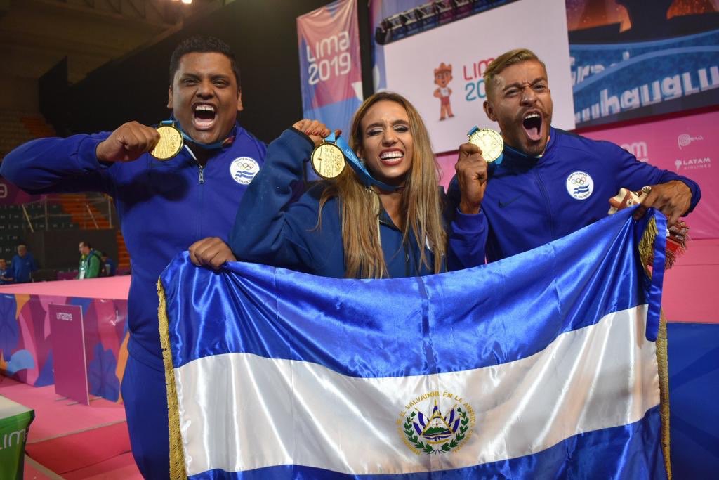 RT 🔁 ¡Qué viva El Salvador!
Fav ♥️ ¡Qué viva El Salvador dos veces!
