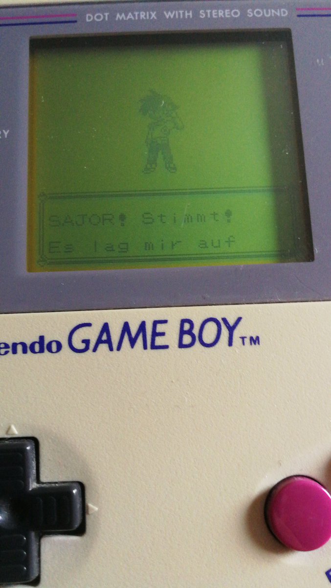 RealReloadedLP's tweet photo. Habe heute mein Zimmer aufgeräumt und etwas ausgemistet und habe meinen #Gameboy gefunden... Erstmal #pokemon blaue edition spielen. 😍 #spiele #gaming https://t.co/aYl6bdKtos