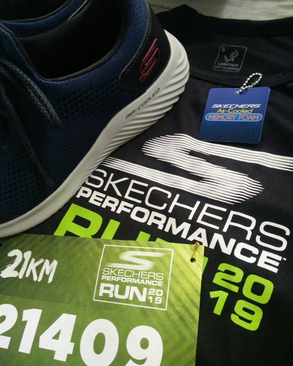 LladoniRl's tweet photo. ✔✔✔ In rain or shine, my 21K #SketcherPerformanceRun2019 Done.
#GoLikeNeverBefore
#SkechersPerformanceRun #running #sports #travel #sketcher #funrun #21k https://t.co/6bXSMmZ1LE