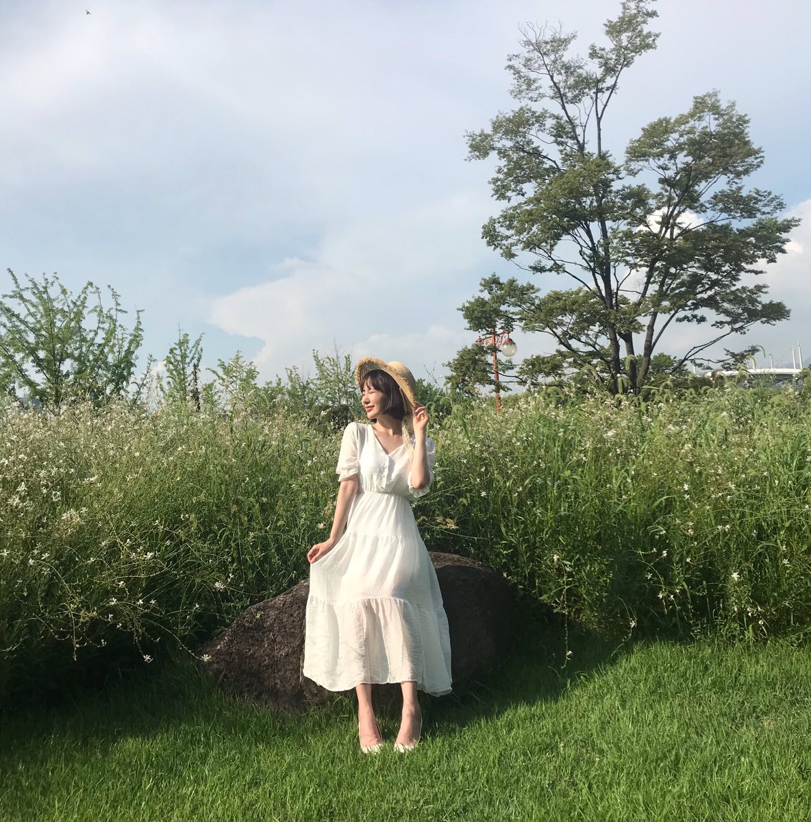 various_donga's tweet photo. 오늘 하늘도 맑음!! :)❤️ 
#촬영 #김동아 https://t.co/CCJ2MNtfBr