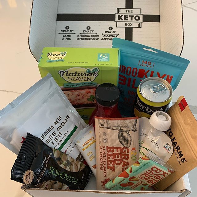 FatMomSlim1's tweet photo. @theketobox delivery day! Wohoo! Gimmie all the stuff! Which one are you most excited about? #theketobox @georgiagrinders @ketofarms @buffbake @kaliforniaketo @brooklynbiltong @choczero @drinkyerbae @naturalheavenusa @dnxbar @ketobars @wonderfulpistachios https://t.co/725pgDrWvf https://t.co/9i1x3I886Y