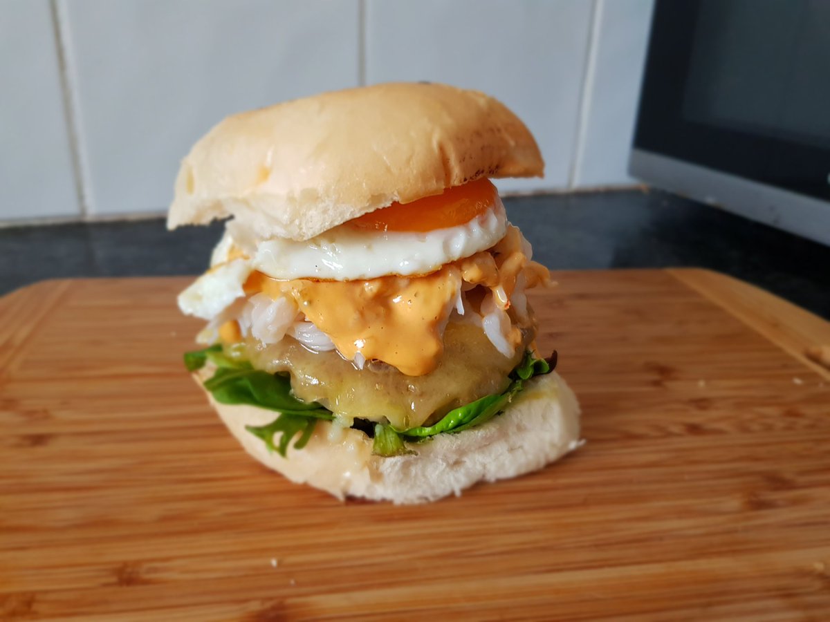 chefjess1234's tweet photo. I tell you @MythicalChef you have created special. I knew I had to try it.
Doesn't look as good as your but it was tasty!!!
The future of fast food is in safe hands with you
#futurefastfood @rhettandlink @mythical @rhettmc @linklamont https://t.co/UBDzzeVOuF