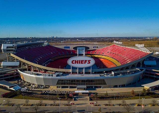 DevonDoesDrones's tweet photo. Happy @chiefs day! Can't wait to watch the first win of the preseason tonight! https://t.co/cbTrHkEU1R https://t.co/IfUzc3Kezj