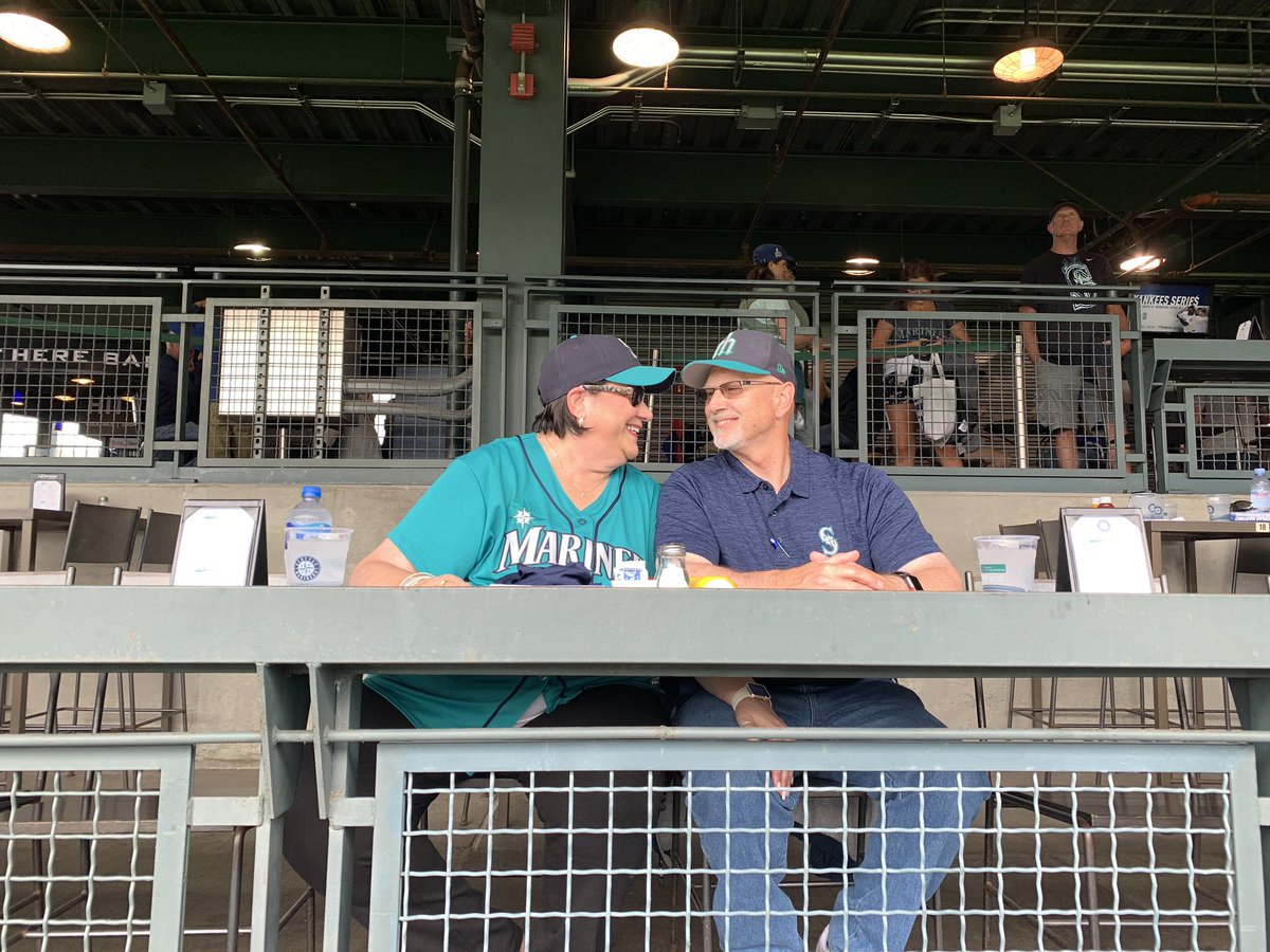 ppuyallup's tweet photo. No where better to celebrate 45 years of marriage! #grateful
#WhereIRoot #TrueToTheBlue 
#HitItHereCafe 
#EdgarHOF #11
@AngieMentink @JenTalksSports 
@ROOTSPORTS_NW https://t.co/zD6fiWJYbJ