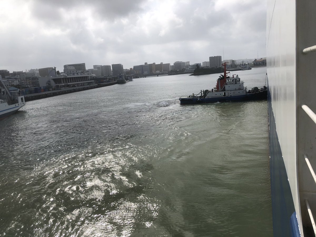 takabo77's tweet photo. I entered Naha Port.
那覇港へ入港しました。
台風の影響で、海はキレイではないけど���い。
でも、次の台風が心配です。
#nahaport #portentry #officer #sailor #seamenslife #roroship #rorovessel #carcarriervessel #lifeonship #那覇港 #沖縄 #入港 https://t.co/Wx5VER77ih