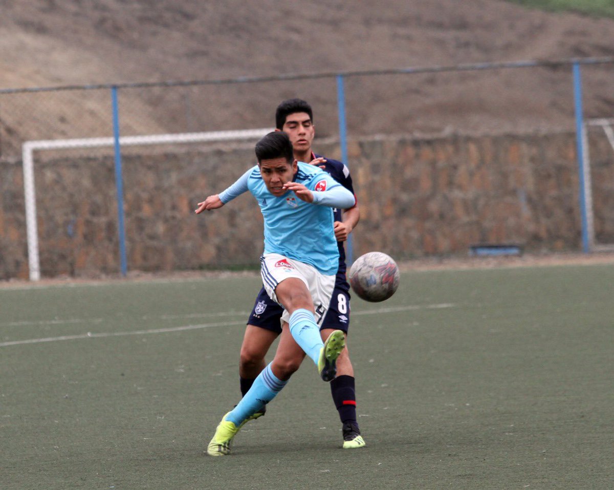 ClubSCristal's tweet photo. #CopaFederaciónOro
#Cat2003

⚽️Sporting Cristal 1-0 Club USMP 
(Alfred Rickard)
📍La Florida 

#FuerzaCristal 
#LaRazaCeleste 
#FormandoPersonas https://t.co/GprtacvTdI