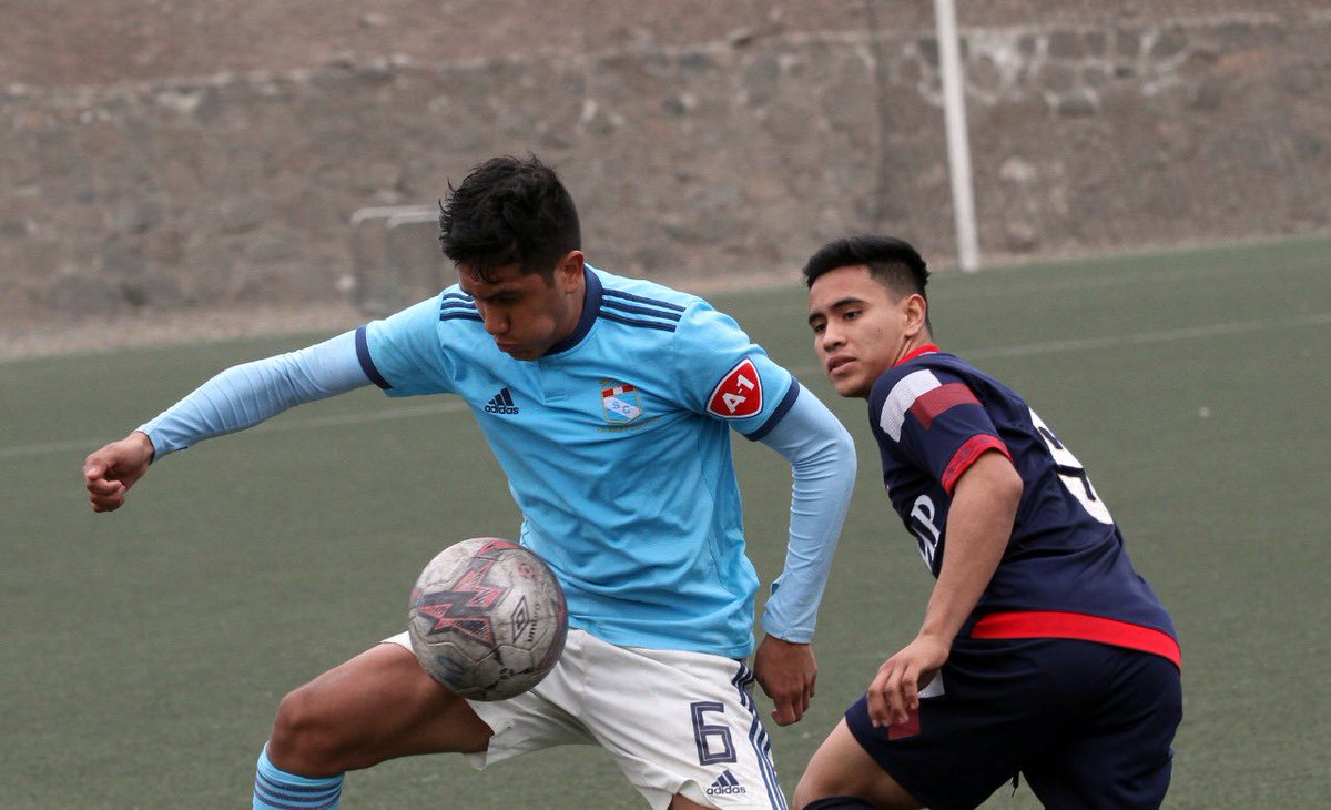 ClubSCristal's tweet photo. #CopaFederaciónOro
#Cat2003

⚽️Sporting Cristal 1-0 Club USMP 
(Alfred Rickard)
📍La Florida 

#FuerzaCristal 
#LaRazaCeleste 
#FormandoPersonas https://t.co/GprtacvTdI