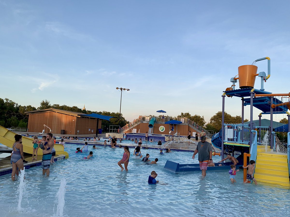 BrandiRPierce's tweet photo. Mason Back to School Pool Party! #storyofmason #1LISD #learntogetherplaytogether @AbbyKennell https://t.co/NbLqmJYsVb