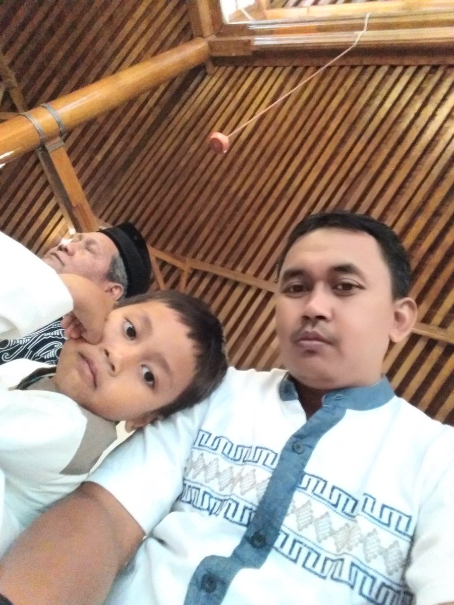 KuncrAndy's tweet photo. Happy eid adha... https://t.co/Cxqgm1WYxp