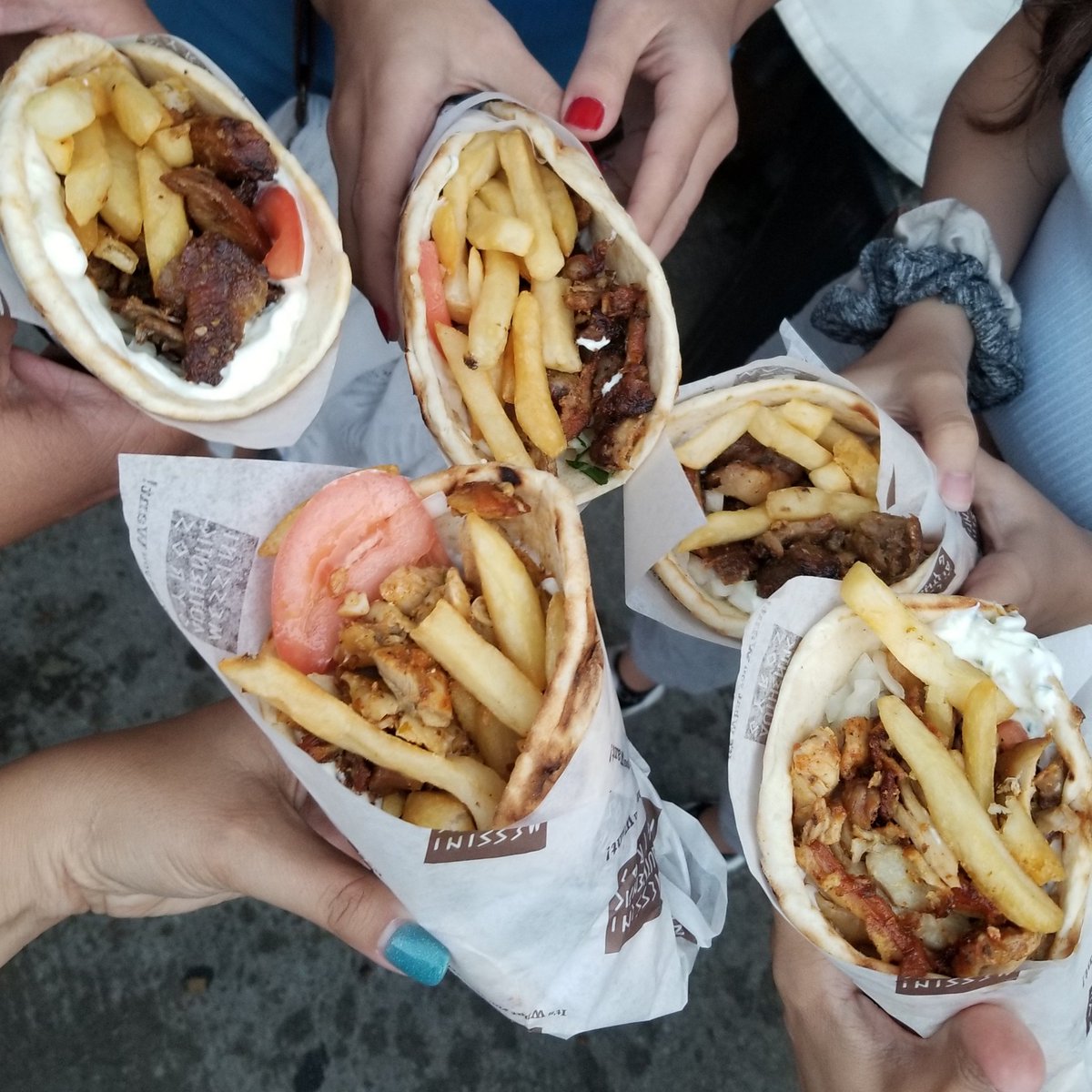 Rchii_joon's tweet photo. یونانی طور 😁
#tasteofdanforth
#TOTD2019 https://t.co/94dgPuumcb
