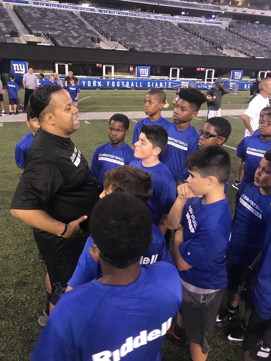 USAFootball's tweet photo. Hearing from Former New York Giant Jonathan Casillas (@jcasillas52), @Giants staff and coaches at @RiddellSports #ProtectionTour. https://t.co/QzBoFdvOdb