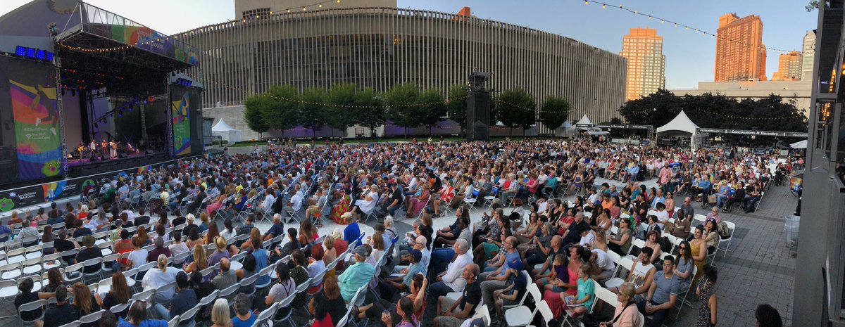 AMERICANAFEST's tweet photo. Thank you @LincolnCenter for letting us continue to bring #AmericanaFestNYC to #LCOutofDoors, and thank you @iamyola and @PattyGMusic for gracing us with your music and voices tonight! 🤩 https://t.co/oqhMCfAE9j