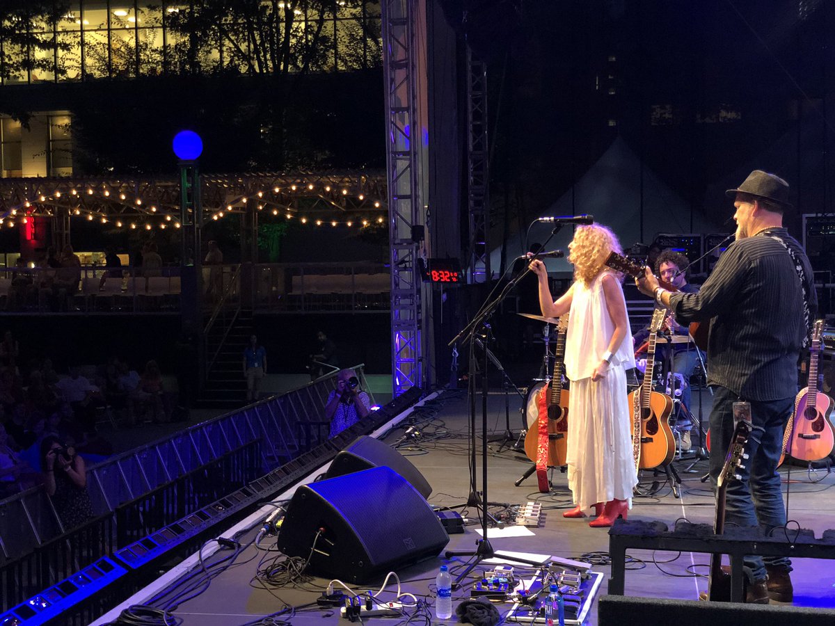 AMERICANAFEST's tweet photo. Thank you @LincolnCenter for letting us continue to bring #AmericanaFestNYC to #LCOutofDoors, and thank you @iamyola and @PattyGMusic for gracing us with your music and voices tonight! 🤩 https://t.co/oqhMCfAE9j