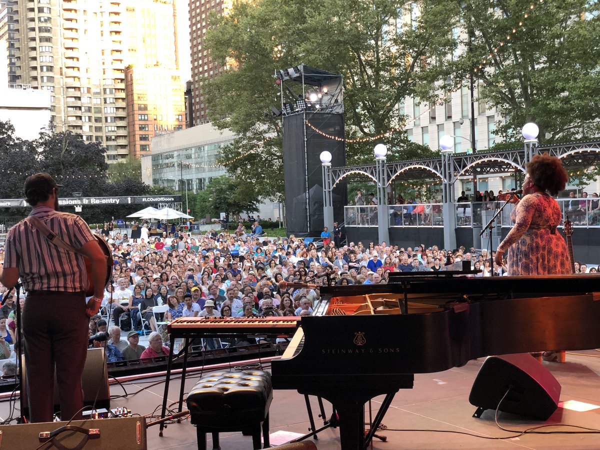 AMERICANAFEST's tweet photo. Thank you @LincolnCenter for letting us continue to bring #AmericanaFestNYC to #LCOutofDoors, and thank you @iamyola and @PattyGMusic for gracing us with your music and voices tonight! 🤩 https://t.co/oqhMCfAE9j