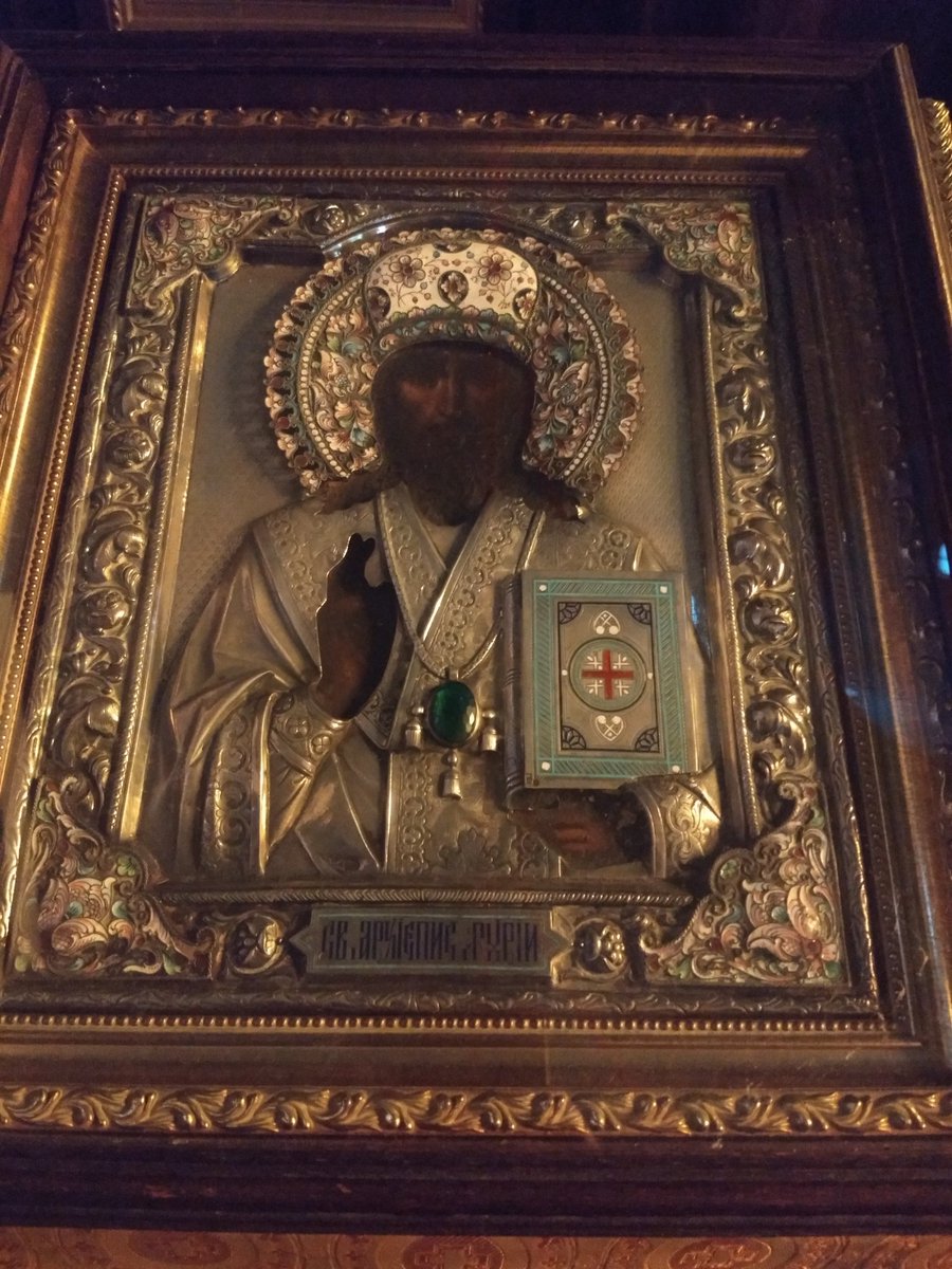 Lorpeam's tweet photo. Hoje fui na "Feira Gastronômica Rússia e Outras Culturas" na Catedral Ortodoxa de São Nicolau. O nome da festa ficou estranho mas é bem bacana. A melhor parte foi conhecer a igreja, linda linda linda. https://t.co/eBbUBORynz
