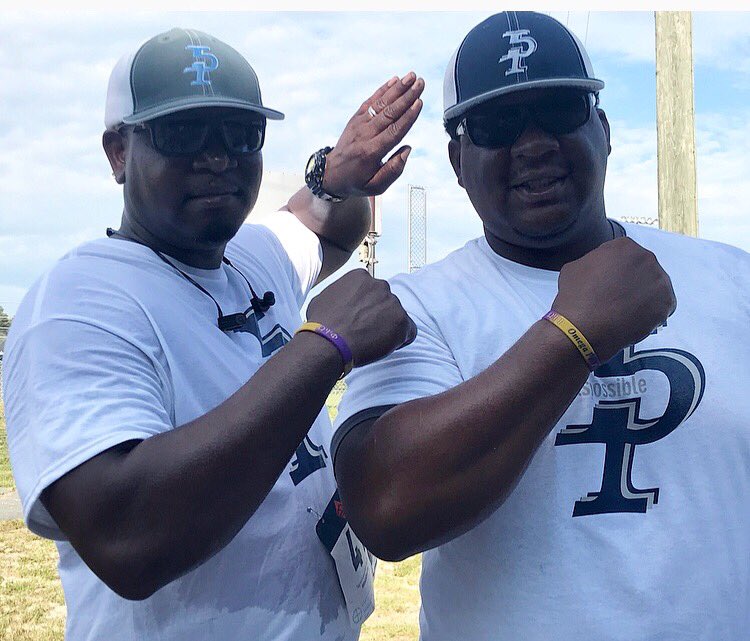 CoachJBlakeney's tweet photo. Repping Omega Psi Phi Fraternity, Inc. bands today. Doing our duty...”Lifting As We Climb”
Always standing on our principles #Manhood, #Scholarship, #Perseverance, #Uplift #RQQ #BacktoSchool5K #Serving https://t.co/rYXYio05de