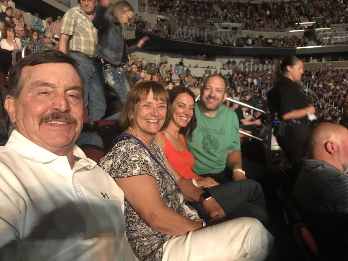 kerrianne50's tweet photo. Having more than just an itty bitty fun night #AlanJackson #intrustarena https://t.co/WBWWIS7PNr
