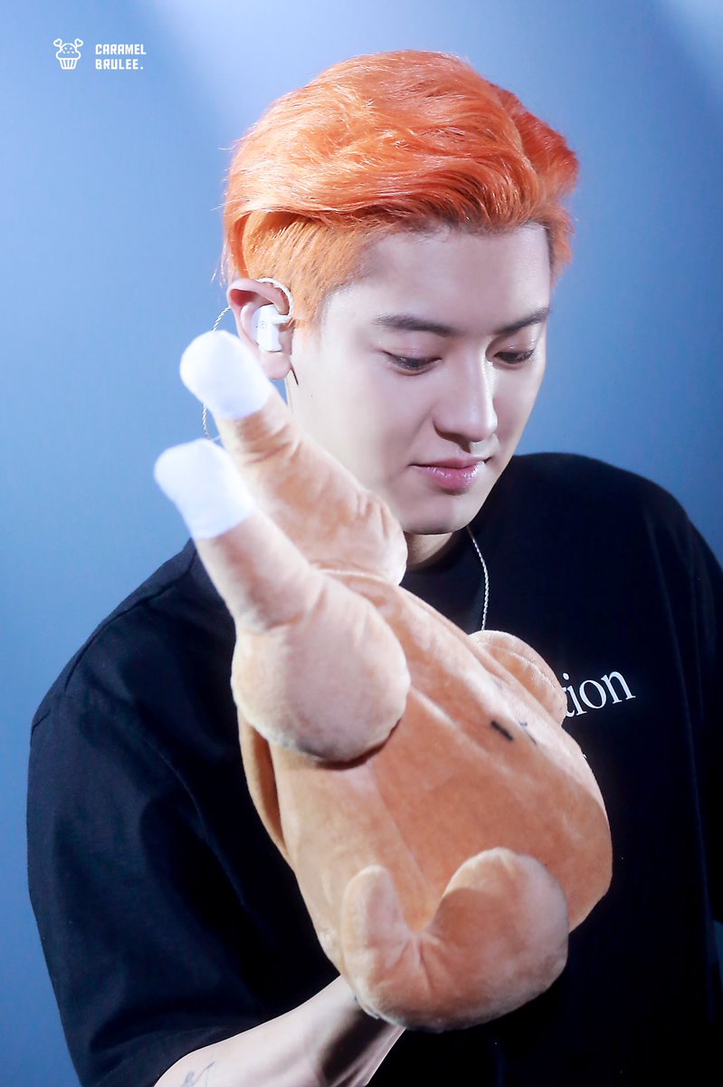 Caramel_CB's tweet photo. #찬열 #CHANYEOL 
190810 🍗🍗🍗(’ㅅ’) https://t.co/7uqBdrxReU