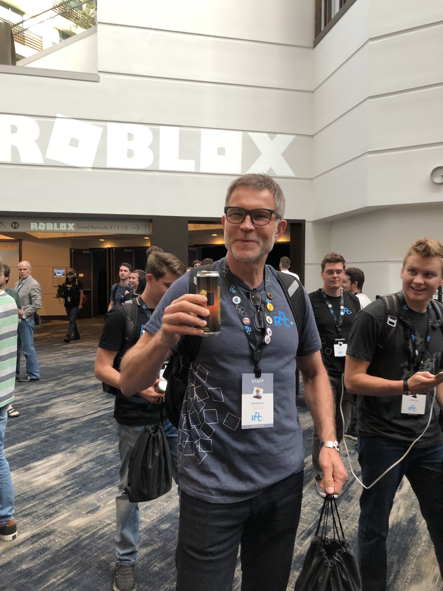 Emilybendsspace On Twitter Builderman Drinks A Bloxy Cola For The First Time Ever Irl Rdc2019 - roblox and builderman in real life