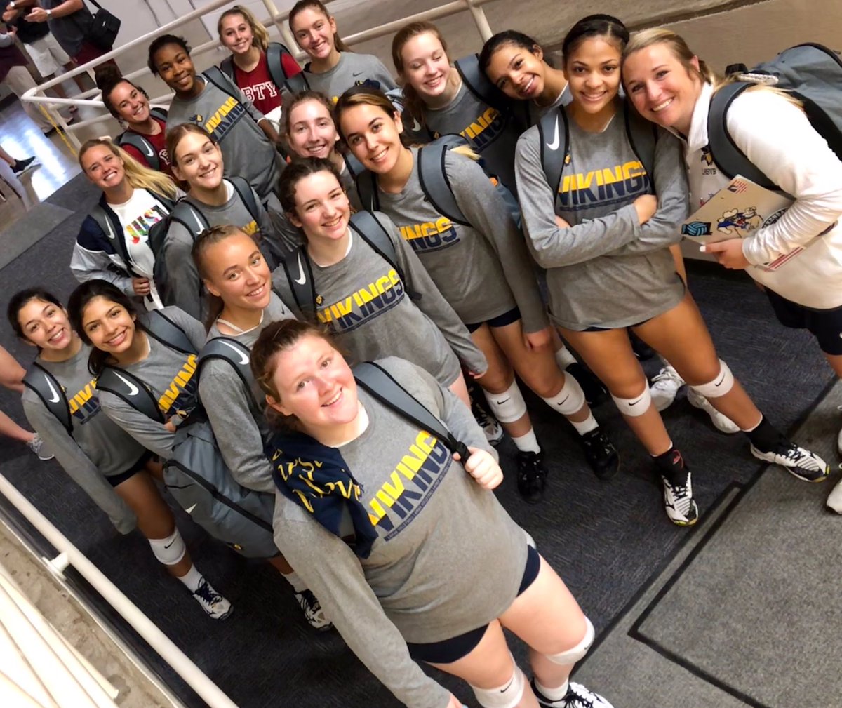 hdw5707's tweet image. Thankful. ♥️ #LHSVB #family