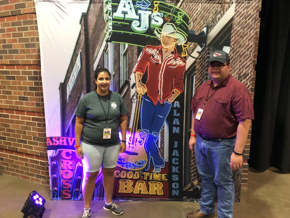 chris1989's tweet photo. #IntrustArena #AlanJackson had a good time at the VIP party! Ready for Alan to take stage! https://t.co/X70JDxce6G
